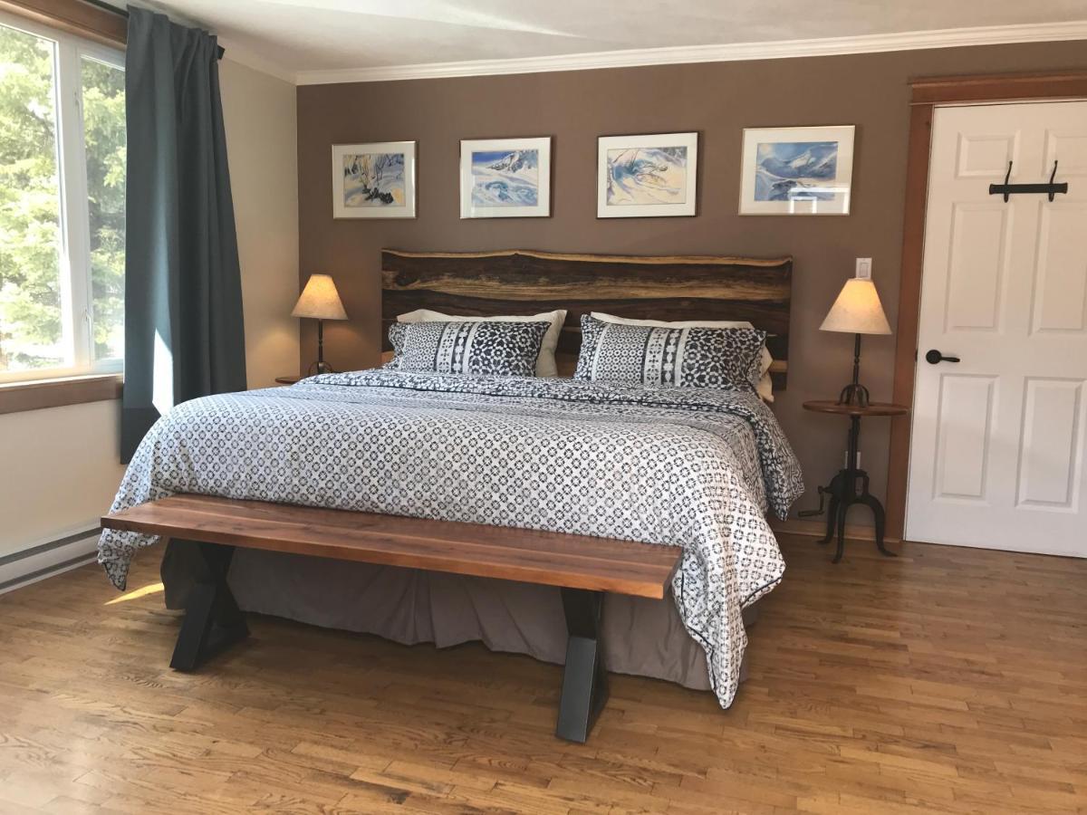 Canadian Rockies Inn - Adults Only フィールド エクステリア 写真