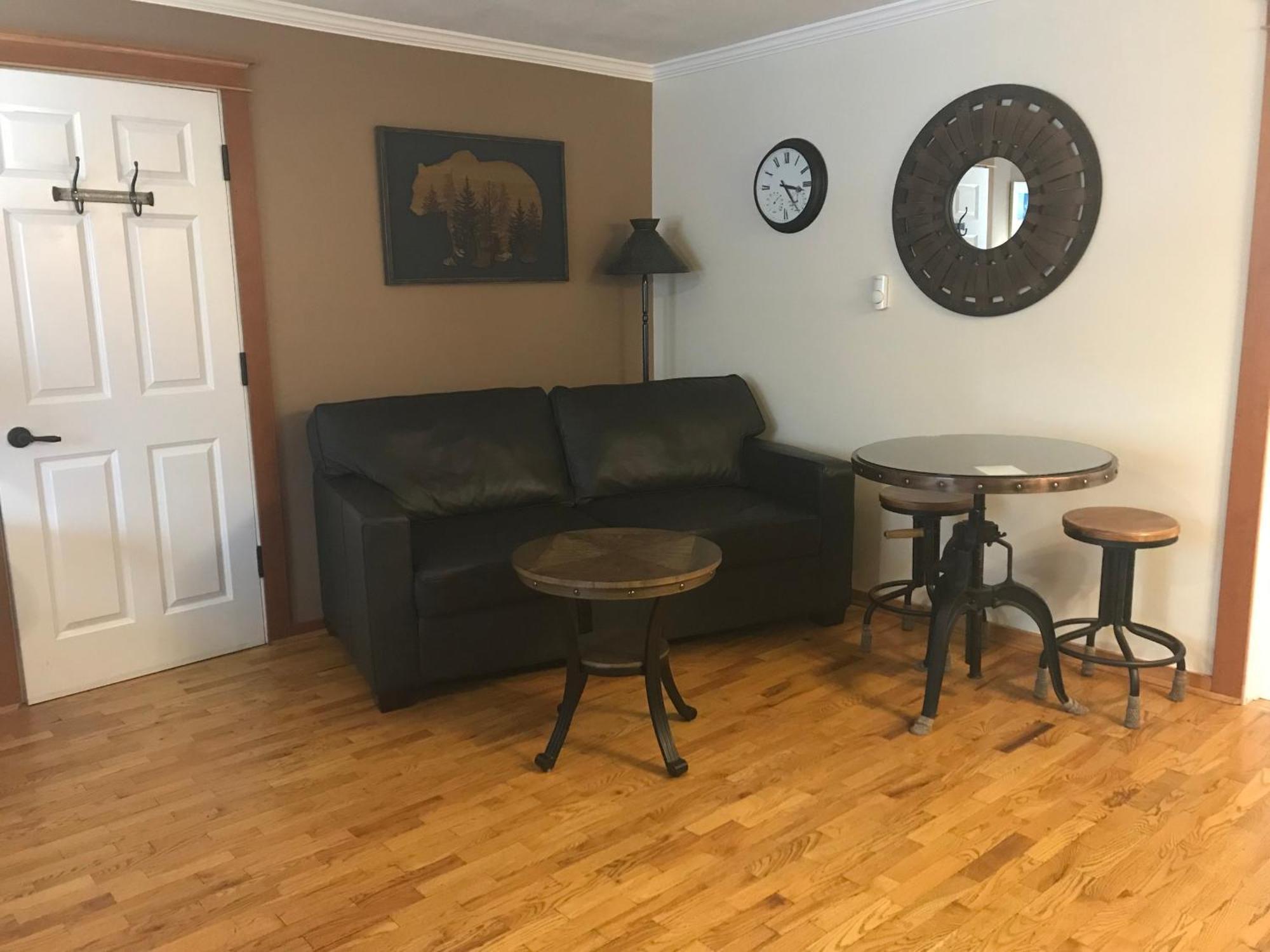 Canadian Rockies Inn - Adults Only フィールド エクステリア 写真